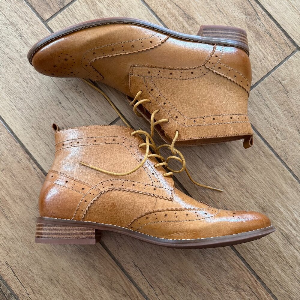 Mona Flying Women's Genuine Leather Lace Up Brogue boots - size 9